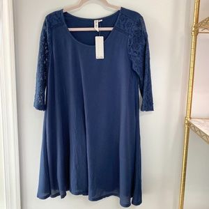 NWT Francesca’s Collection Navy Lace Shift Dress in Size Large